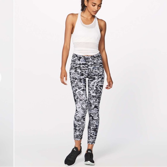 Lululemon Train Times 7/8 Pant 25” in Interlaced Starlight - Picture 3 of 9